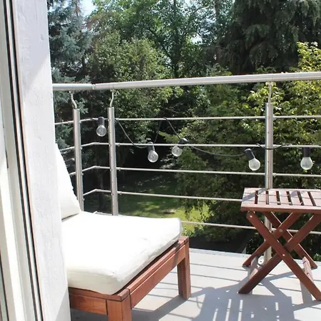 London . Chillinghouse # 9, 3 Min. Vom Ice, Netflix, Garten Apartament *