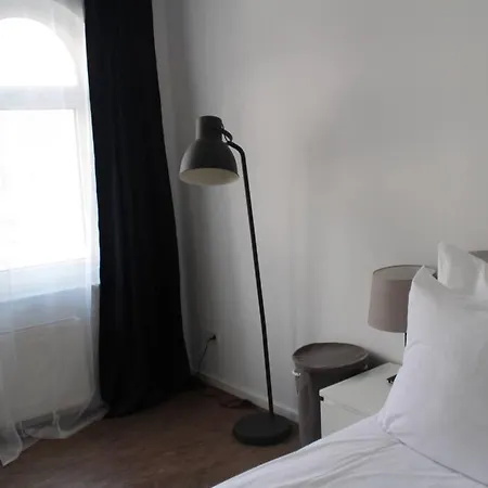 Apartamento London . Chillinghouse # 9, 3 Min. Vom Ice, Netflix, Garten Siegburg