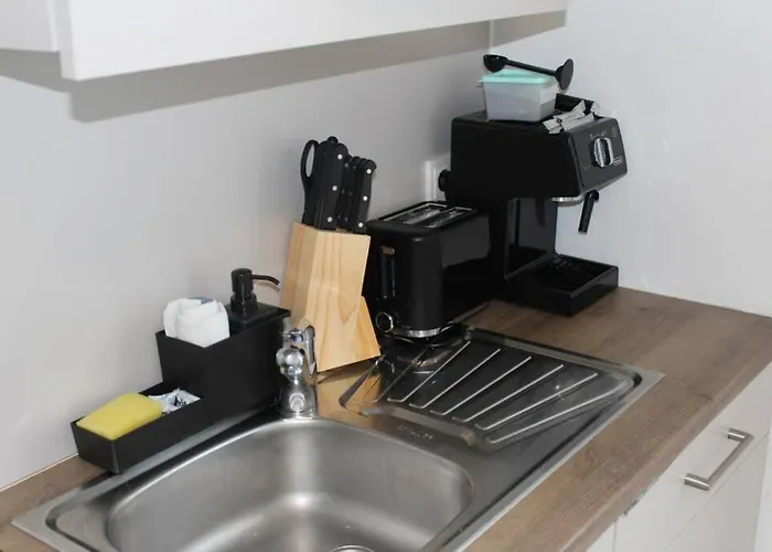 London . Chillinghouse # 9, 3 Min. Vom Ice, Netflix, Garten Siegburg