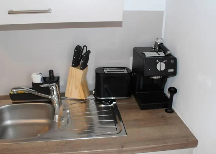 London . Chillinghouse # 9, 3 Min. Vom Ice, Netflix, Garten Siegburg